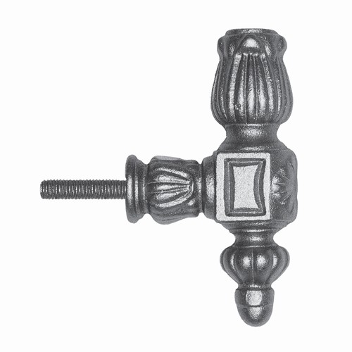 Equerre pour rampe, en fonte. Hauteur 132mm Largeur 80mm compatible avec des barreaux rond de diamètre 16mm, permet un déport du barreau de 60mm. Fixation à l'anglaise par vissage avec taraudage M10. Cet élément décoratif permettra d'ajouter de l'élégance à votre escalier ou rambarde de balcon, par exemple. Fourni brut, à peindre ou à vernir avec un produit adapté qui protège contre la corrosion.