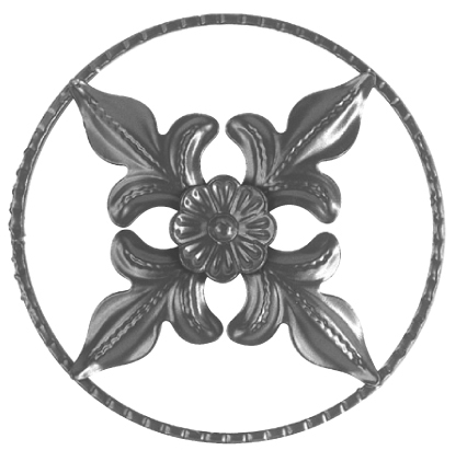 Cercle décoratif en fer forgé à souder. Diamètre total de 270mm. Motif composé d’une fleur centrale visible sur une seule face. Le cercle est en plat strié de 12x6mm de section.