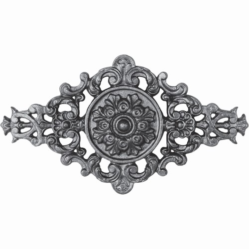 Palmette en fonte avec détail floral. Hauteur 285mm Longueur 485mm. Utilisation pour ornement de votre portail ou portillon, par exemple, souvent en association avec des rosaces. Fixation par vissage avec deux vis en M5, soit  Ø4,2mm (vis non fournies). Fournie brut, à peindre ou à vernir avec des produits adaptés qui permettront sa protection contre la corrosion. La fonte est reconnue pour sa solidité et sa durabilité.