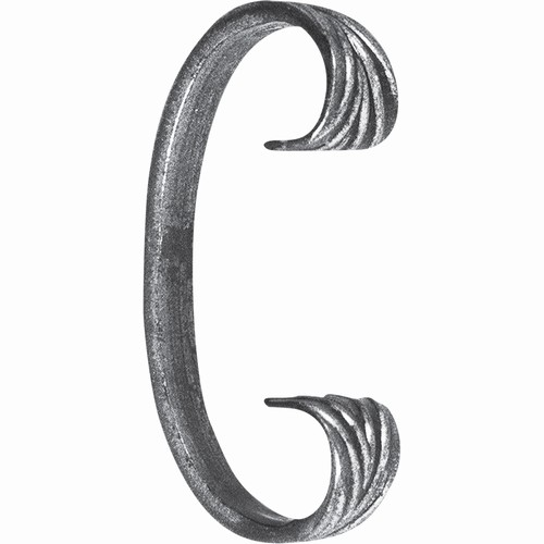 Volute en forme de \'C\' et avec une finition en queue de carpe de 110mm de haut par 60mm de large. Avec une section en 14x6mm. En fer forgé.