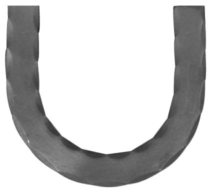 Angle pré-formé en fer forgé à souder. Pour un virage à 180°. Vide intérieur de 120mm. Section en plat de 40mm de large par 8mm d’épaisseur. Hauteur de 400mm et largeur de 400mm. Martelée sur les angles supérieurs droite et gauche. Fabriquée sans gorge pour souder directement les barreaux ou panneaux en fer forgé dessous. Faire attention de bien choisir des produits avec le même style de finition et section pour un assemblage homogène. Compatible avec la main courante 12005.