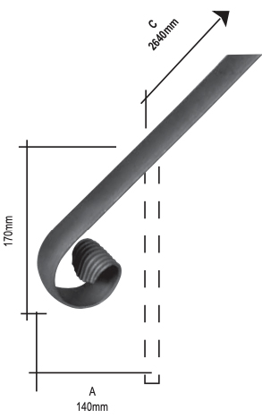 Main courante avec sa crosse en fer forgé déjà soudée. Sur longueur de main courante de 2640mm de long et hauteur totale de 170mm. Crosse en finition pattes d’oies avec effet escargot. Parfait pour gagner du temps mais aussi d’un point de vue esthétique car vous n’aurez plus de trace de soudure et meulage au niveau de la jonction entre la main courante et la crosse. Martelée sur les angles supérieurs droite et gauche. Fabriquée sans gorge pour souder directement les barreaux ou panneaux en fer forgé dessous. Faire attention de bien choisir des produits avec le même style de finition et section pour un assemblage homogène. 