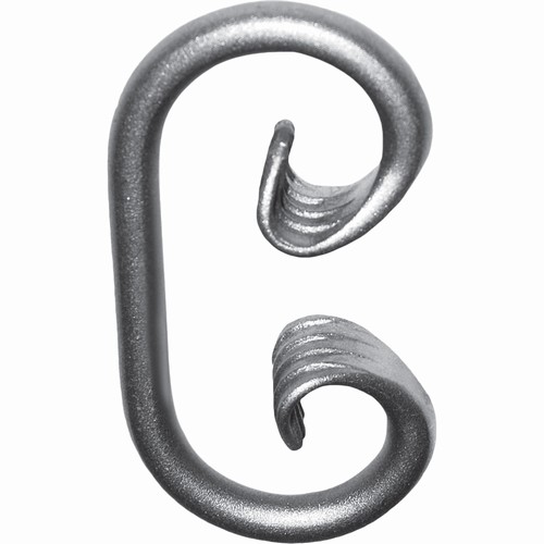 Volute en forme de \'C\' avec une finition en pattes d\'oie de 135mm de haut par 70mm de large. Avec une section en diamètre de 12mm. En fer forgé.