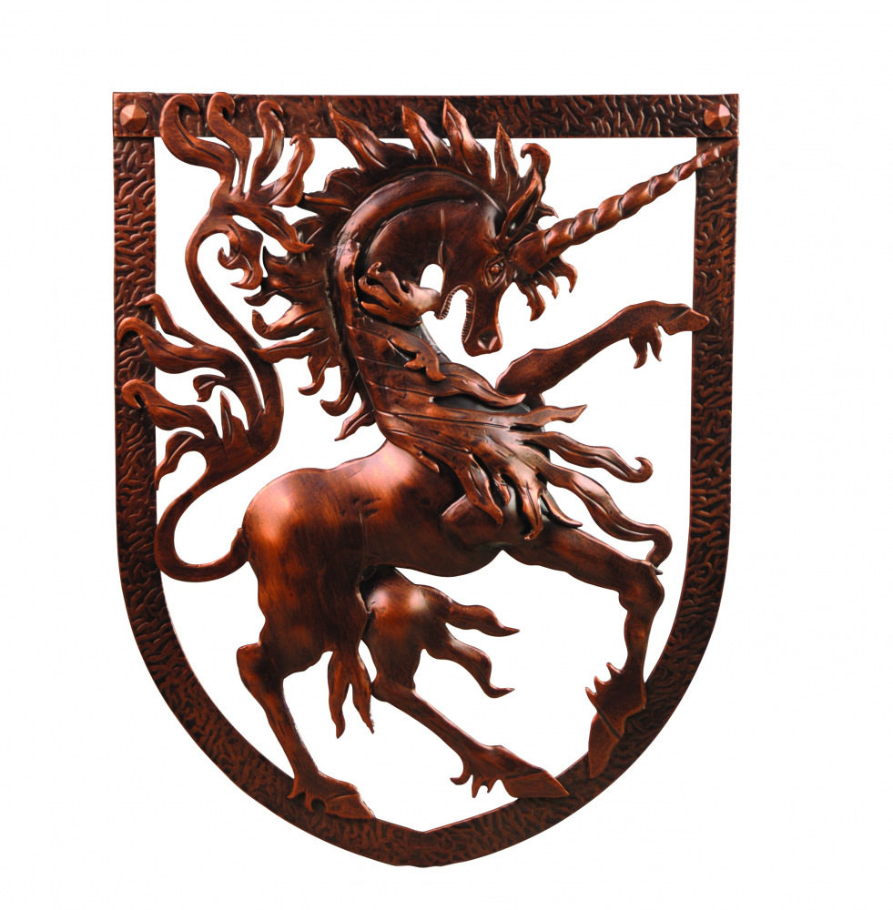 Décor de Licorne style médiévale de 750mm de haut et 580mm de large en fer forgé. Avec finition patiné noir et peinture cuivre.