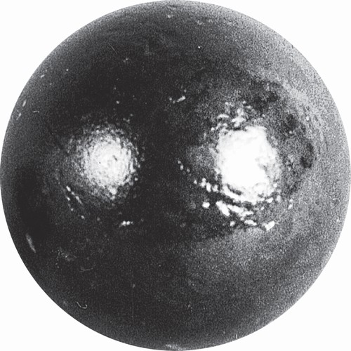 Boule pleine métallique d'un diamètre de 20mm, non calibrée tolérance +/- 1mm. Non percée. En fer forgé finition lisse. Fixation par soudure. Fournie brut, à vernir ou à peindre avec un produit qui protège de la corrosion. Permet de rendre unique votre élément de ferronnerie avec son utilisation pour tous vos projets, clôture, pergola, meubles par exemple.