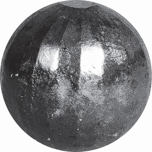 Boule pleine et martelée avec un diamètre de 40mm.