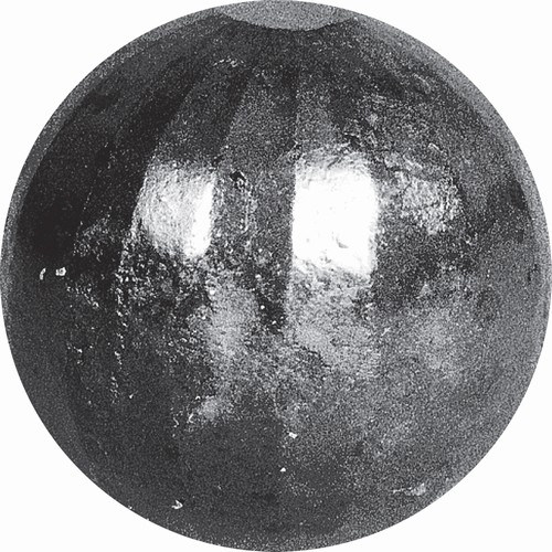 Boule pleine et martelée avec un diamètre de 50mm.