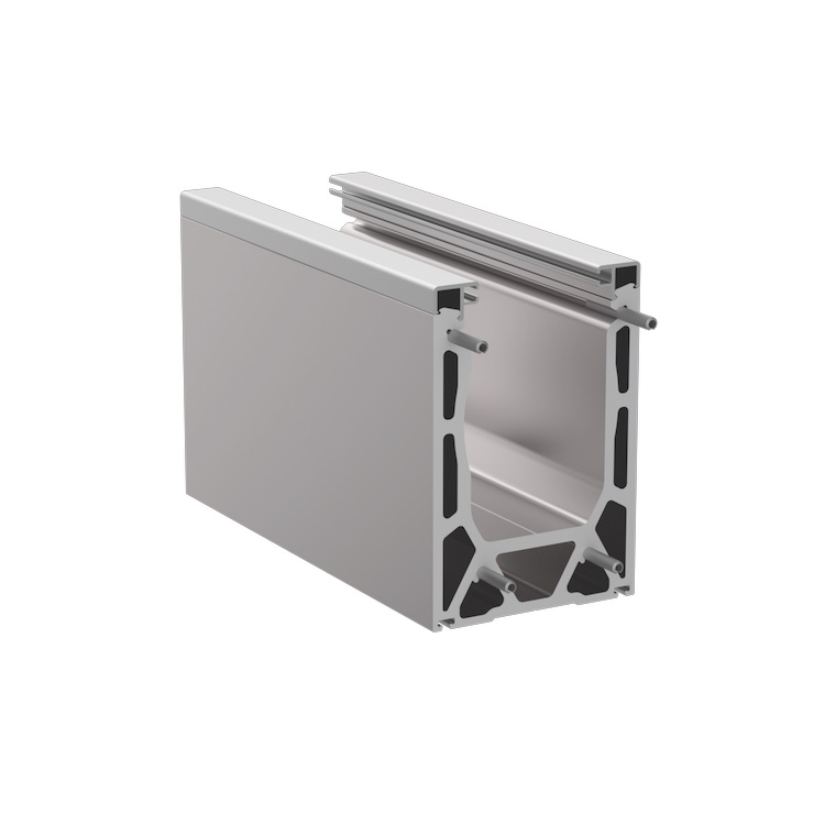 Profil alu pour le montage de garde corps en verre. Epaisseur de 12 a 26,52mm. Longueur 3 mètres. Vendu sans les kits de joints. Pour un montage par fixation au sol. Finition alu mat. Système Tilt-Loc™ en aluminium 6063 T6 de qualité fixe avec un système de plaque de pression rotative breveté unique qui permet une installation rapide et facile du verre sans cadre. Le système permet un réglage de l'inclinaison de 30mm sur le verre depuis l'intérieur du balcon. Tous les trous sont pré-percés et les fixations peuvent être dissimulées. Fourni avec 2 habillages supérieur et 2 goupilles d'alignement. Ne pas oublier de commander les kits compatibles en fonction de vos verres.