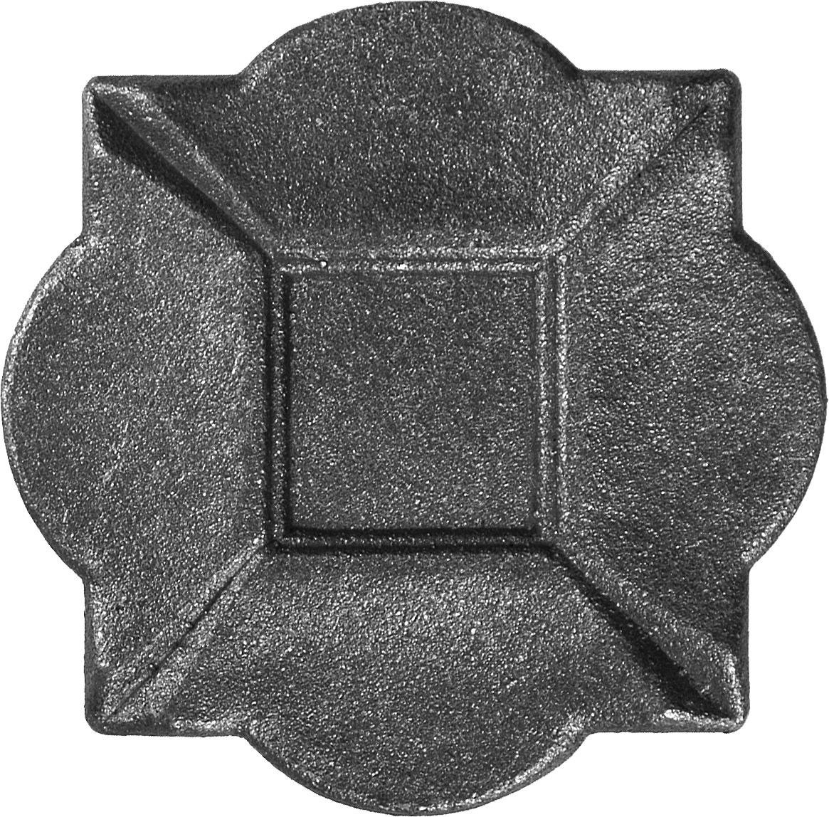 Platine pour poteau de départ d'une hauteur de 100mm et d'une largeur de 100mm. Base carré de 25mm par 25mm.