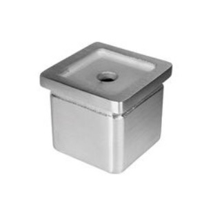 Support de main courante carré effet à fleur de poteau donc sans que la main courante soir surélevée, fixe. Hauteur 36,5mm compatible avec des tubes carré en inox ou en bois de largeur 40mm. En inox 316. À insérer dans le poteau puis fixer avec de la colle, et à visser à la main courante grâce à 1 trou de diamètre 9mm (visserie non fournie). Permet d'être utilisé en intérieur comme en extérieur et même en bord de mer.