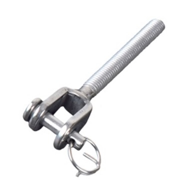 Chape standard filetée M8 avec son <b>pas à droite</b>.Longueur totale 80mm, longueur du filetage 56mm, diamètre de la goupille Ø8mm, largeur 18mm. En inox 316, convient pour une utilisation en intérieur ou en extérieur. Pièce pour montage sans poteau à l'aide d'une platine ronde avec anneau et d'un tendeur de câble, droit ou rampant. Existe en filetage M6, référence 306241.