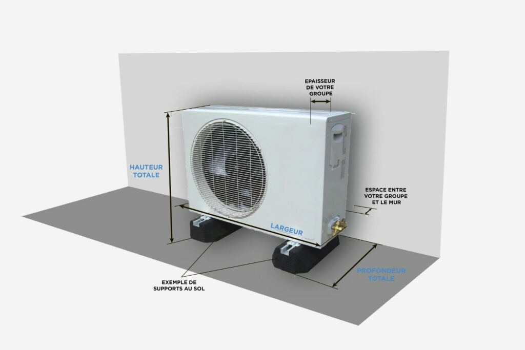 Le cache climatisation aluminium Tropical dissimule une unité extérieure avec un motif végétal contemporain, pensé pour apporter une touche décorative forte au jardin, à la terrasse ou à la façade. Sa conception 100 % aluminium offre une excellente résistance aux UV, à l'humidité, au gel, à la pluie et aux variations de température. L'aluminium ne rouille pas et ne se déforme pas comme peuvent le faire certains caches en bois ou en PVC. Le thermolaquage permet de choisir parmi 20 coloris RAL afin d'accorder le cache climatisation à la façade, aux menuiseries ou à l'aménagement extérieur. Le produit est disponible en cinq tailles, du S au XXL, pour s'adapter à la majorité des groupes de climatisation et pompes à chaleur extérieurs. Les dimensions intérieures disponibles vont de L 90 x H 65 cm à L 148 x H 157 cm, avec une profondeur réglable selon la taille choisie. Les dimensions extérieures vont de L 95 x H 67 cm à L 153 x H 159 cm, ce qui permet de prévoir correctement l'encombrement final. Pour choisir la bonne taille, il faut mesurer l'unité extérieure avec ses supports, câbles et goulottes, puis prévoir 5 à 10 cm de marge en largeur et en hauteur. La profondeur ne nécessite pas de marge supplémentaire, car elle est réglable grâce aux réglettes de fixation fournies. Le colis comprend 1 face avant, 1 côté gauche, 1 côté droit, 1 capot, 4 réglettes de fixation, vis TBHC M6x12, rondelles, écrous frein M6 et notice de montage. L'assemblage se fait par encliquetage des côtés avec la face avant, puis par pose du capot et pliage des pattes prévues à cet effet. Les réglettes de 
