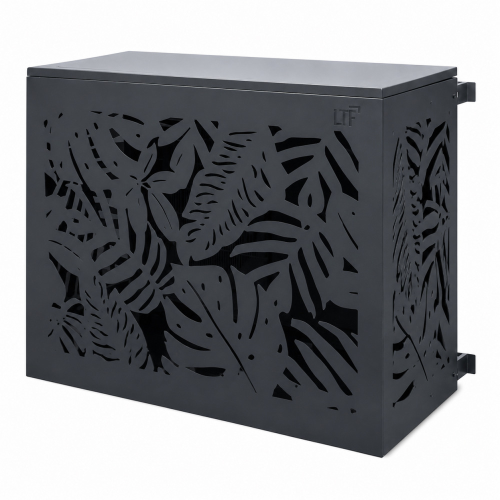 Le cache climatisation aluminium Tropical dissimule une unité extérieure avec un motif végétal contemporain, pensé pour apporter une touche décorative forte au jardin, à la terrasse ou à la façade. Sa conception 100 % aluminium offre une excellente résistance aux UV, à l'humidité, au gel, à la pluie et aux variations de température. L'aluminium ne rouille pas et ne se déforme pas comme peuvent le faire certains caches en bois ou en PVC. Le thermolaquage permet de choisir parmi 20 coloris RAL afin d'accorder le cache climatisation à la façade, aux menuiseries ou à l'aménagement extérieur. Le produit est disponible en cinq tailles, du S au XXL, pour s'adapter à la majorité des groupes de climatisation et pompes à chaleur extérieurs. Les dimensions intérieures disponibles vont de L 90 x H 65 cm à L 148 x H 157 cm, avec une profondeur réglable selon la taille choisie. Les dimensions extérieures vont de L 95 x H 67 cm à L 153 x H 159 cm, ce qui permet de prévoir correctement l'encombrement final. Pour choisir la bonne taille, il faut mesurer l'unité extérieure avec ses supports, câbles et goulottes, puis prévoir 5 à 10 cm de marge en largeur et en hauteur. La profondeur ne nécessite pas de marge supplémentaire, car elle est réglable grâce aux réglettes de fixation fournies. Le colis comprend 1 face avant, 1 côté gauche, 1 côté droit, 1 capot, 4 réglettes de fixation, vis TBHC M6x12, rondelles, écrous frein M6 et notice de montage. L'assemblage se fait par encliquetage des côtés avec la face avant, puis par pose du capot et pliage des pattes prévues à cet effet. Les réglettes de 