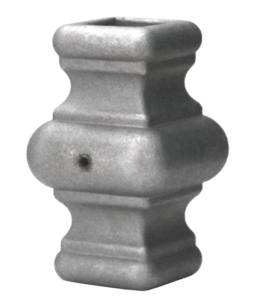 Garniture de barreaux carrés, en acier moulé. Compatible avec des barreaux de largeur 16mm. Hauteur 65mm largeur 40mm. Cette bague d'apparence sobre ornera vos barreaux de grilles de défense, portails, escaliers par exemple. Fixation facile, à visser, équipé d'une vis de blocage. Fournie brut, à peindre ou à vernir avec un produit adapté pour la protection contre la corrosion. Produit galvanisable.