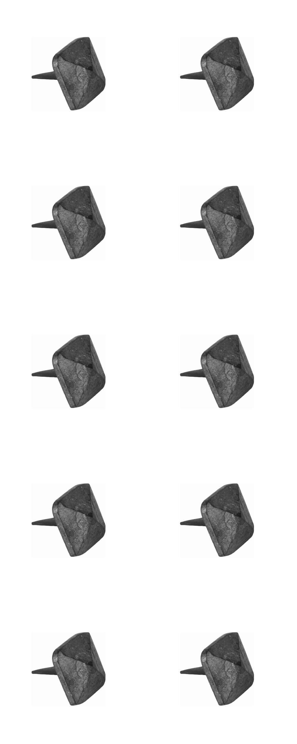 LOT DE 20. Description pour 1 unitée : LOT DE 10. Description pour 1 unitée : Clou de 30mm de large et 35mm de longueur en fer forgé. vendu à l'unité