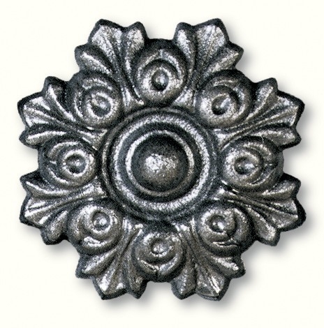 Portillon avec un cadre en tube en fer de 40x40x3mm, lisse supérieurs et inférieurs de 40x30x3mm, tôle d'épaisseur 2mm, carré décor en fer et livré avec serrure et accessoires de fixations.