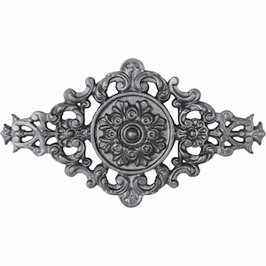 Palmette en fonte avec détail floral. Hauteur 285mm Longueur 485mm. Utilisation pour ornement de votre portail ou portillon, par exemple, souvent en association avec des rosaces. Fixation par vissage avec deux vis en M5, soit  Ø4,2mm (vis non fournies). Fournie brut, à peindre ou à vernir avec des produits adaptés qui permettront sa protection contre la corrosion. La fonte est reconnue pour sa solidité et sa durabilité.