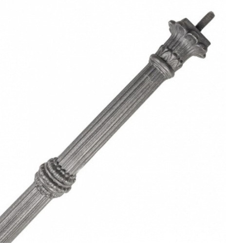 Poteau ou départ de rampe avec détails sur toute la hauteur, en fonte. Hauteur totale 1150mm, hauteur du scellement 100mm, base rond creux diamètre Ø75mm. Fixation par scellement, avec en haut tige fileté en M10 pour y souder ou visser une pomme de pin. Fourni brut, à peindre ou à vernir pour protéger de la corrosion. Au delà de son rôle sécuritaire, il peut être un élément décoratif dans plusieurs réalisations en fer forgé tel que du mobiliers, divers objets décoratifs, des grilles de défense, des rampes d'escaliers, des kiosques, des gardes corps.