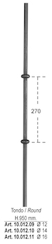 Barreau à souder en fer forgé à chaud. Section ronde de ø12mm de diamètre et 950mm de hauteur. Entraxe des motifs de 270mm. En acier lisse. Composé d'un double motif. Différentes hauteurs au choix. Ce barreau est la version double motif du barreau 10001.