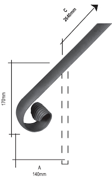 Main courante avec sa crosse en fer forgé déjà soudée. Sur longueur de main courante de 2640mm de long et hauteur totale de 170mm. Crosse en finition pattes d’oies avec effet escargot. Parfait pour gagner du temps mais aussi d’un point de vue esthétique car vous n’aurez plus de trace de soudure et meulage au niveau de la jonction entre la main courante et la crosse. Martelée sur les angles supérieurs droite et gauche. Fabriquée sans gorge pour souder directement les barreaux ou panneaux en fer forgé dessous. Faire attention de bien choisir des produits avec le même style de finition et section pour un assemblage homogène. 