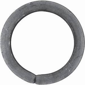 Cercle en fer forgé en carré de 16mm et d'un diamètre de 110mm.