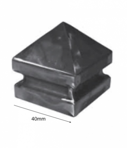 Chapeau couvre poteau, pour tube carré de 40x40mm, en fer forgé. Largeur 40mm Longueur 40mm. Se positionne au dessus de votre tube carré creux. Idéal pour permettre une finition élégante de vos poteaux de clôtures, ou garde corps, par exemple. Fixation par soudure. Livré brut, prêt à peindre ou à vernir. Existe en longueur 80x80mm (ref 15059005), en longueur 100x100mm (ref 19581) et en longueur 120x120mm (ref 19582).