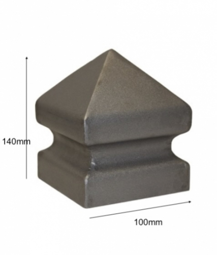 Chapeau couvre poteau, pour tube carré de 100x100mm, en fer forgé. Largeur 100mm Longueur 100mm. Se positionne au dessus de votre tube carré creux. Idéal pour permettre une finition élégante de vos poteaux de clôtures, ou garde corps, par exemple. Fixation par soudure. Livré brut, prêt à peindre ou à vernir. Existe en plusieurs longueurs, par exemple 80x80mm (ref 15059005) et en longueur 120x120mm (ref 19582).