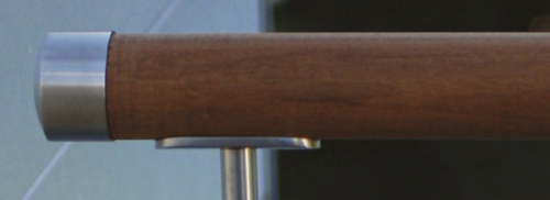 Finition pour une main courante en bois de 42mm de diamètre. En inox 316. épaisseur 2 mm . Diamètre intérieur 38,4 mm .A utiliser avec connecteur réf 30770