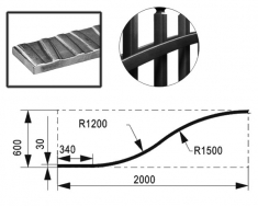 Profilé fer plat martelé de 30X8mm en demi chapeau de gendarme de 2000mm de long et 600mm de haut.