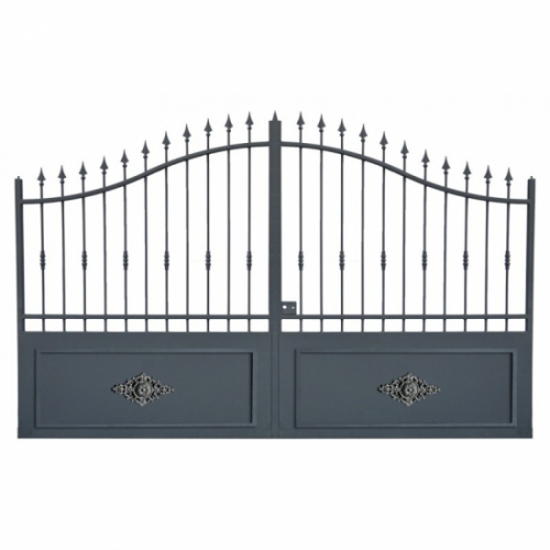 Appui de fenêtre type AFEF22 à sceller dans votre tableau de fenêtre. Longueur finie de 1030mm et Hauteur finie de 480mm. Convient pour les tableaux de fenêtre de 930mm. 50mm de scellement sont prévue de chaque côté. Main courante laminée de 930mm de long en fer forgé sur le dessus. Motif au centre de 460mm de long par 460mm de haut. Le reste de la structure est en acier carré plein de 12mm de section.