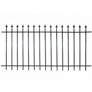 Elégante <b>clôture en fer forgé</b> proposée en kit à assembler <b>sans soudure</b>. Elle se compose de 2 barres à trous percées et taraudées M5, 14 barreaux en tube de 16mm de diamètre et 1,5mm d'épaisseur et coiffés d'une pointe en fleur de lys, 28 vis M5 à tête autocassante. Dimensions maximales de 2000mm de long par 980mm de haut. Ces dimensions peuvent être réduites facilement tant en longueur qu'en hauteur, en coupant soit les barres à trous soit les tubes formant le barreaudage. Tous les éléments constituant votre barrière sont livrés en finition brut sans traitement. Pour assurer longévité à votre clôture, vous devez prévoir de traiter contre la corrosion tous ces articles, avant de passer une finition peinture fer. En fonction de vos impératifs de montage, a cder séparément vous utiliserez :  - Les platines PLATINEE202 pour une pose entre piliers maçonnés  - Les poteaux P043 assortis ou non de leur pied platine Plat1  - Les anneaux de départ AS5 - Les anneaux d'angles AS4 