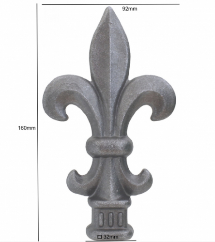Pointe de lance style fleur de lys médiévale, en fer forgé. Hauteur 160mm largeur 92mm avec une base carré de largeur 32mm. Elément décoratif idéal pour votre portail ou clôture, par exemple. Fixation par soudure. Fournie brut, à peindre ou à vernir avec un produit adapté qui protège contre la corrosion, produit galvanisable.