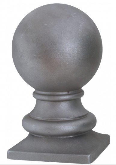 Boule de potelé sur socle carré, en acier moulé. Hauteur 75mm Diamètre Ø46mm et largeur de la base carré 42mm. Finition pour poteaux, en tube carré de 40x40mm. Fixation par soudure, produit non galvanisante. Livré brut, prêt à peindre ou à vernis, galvanisable, convient pour une utilisation en intérieur ou en extérieur. Objet décoratif qui rendra unique votre fabrication. Existe en différentes dimensions.