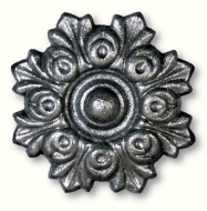 Portillon avec un cadre en tube en fer de 40x40x3mm, lisse supérieurs et inférieurs de 40x30x3mm, tôle d'épaisseur 2mm, carré décor en fer et livré avec serrure et accessoires de fixations.