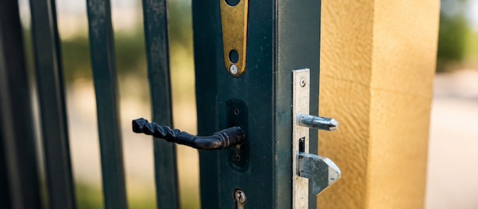 Comment choisir la bonne serrure pour votre portail